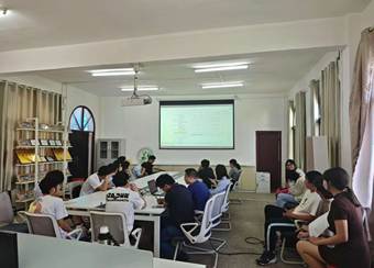 会议室里的人们AI 生成的内容可能不正确。